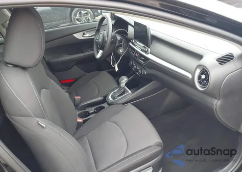 2024 Kia Forte Lxs z USA, uszkodzony, nr VIN 3KPF24ADXRE837923